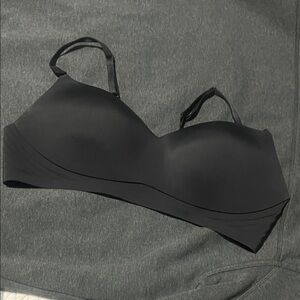 Sleek Black Wireless Bra